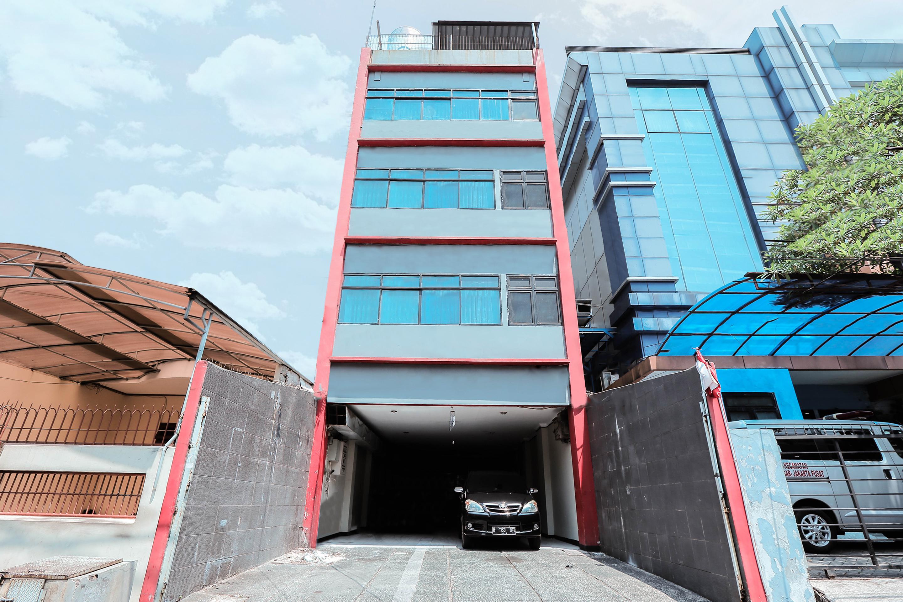 Oyo 117 Blueberry Homestay Jakarta Extérieur photo