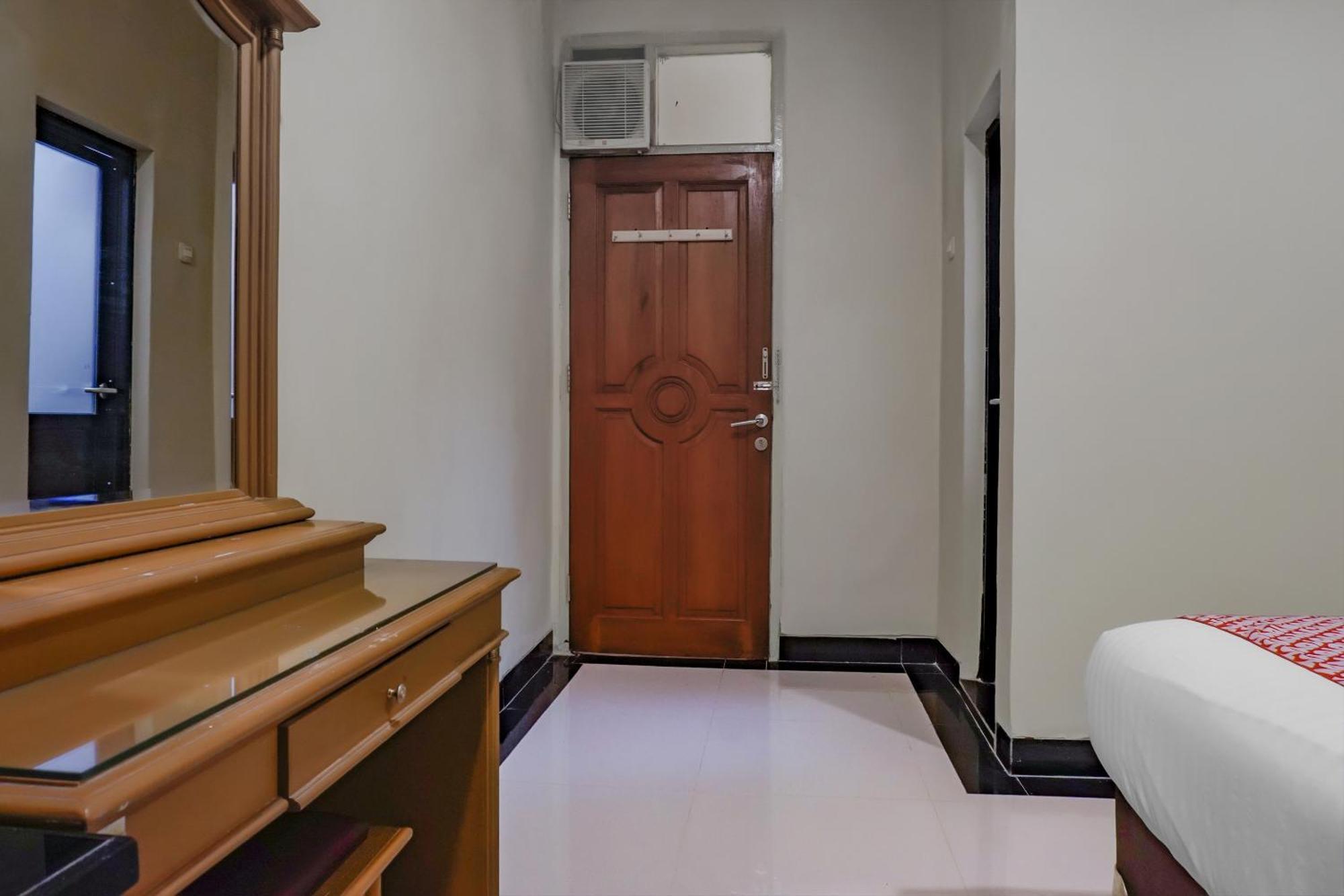 Oyo 117 Blueberry Homestay Jakarta Extérieur photo