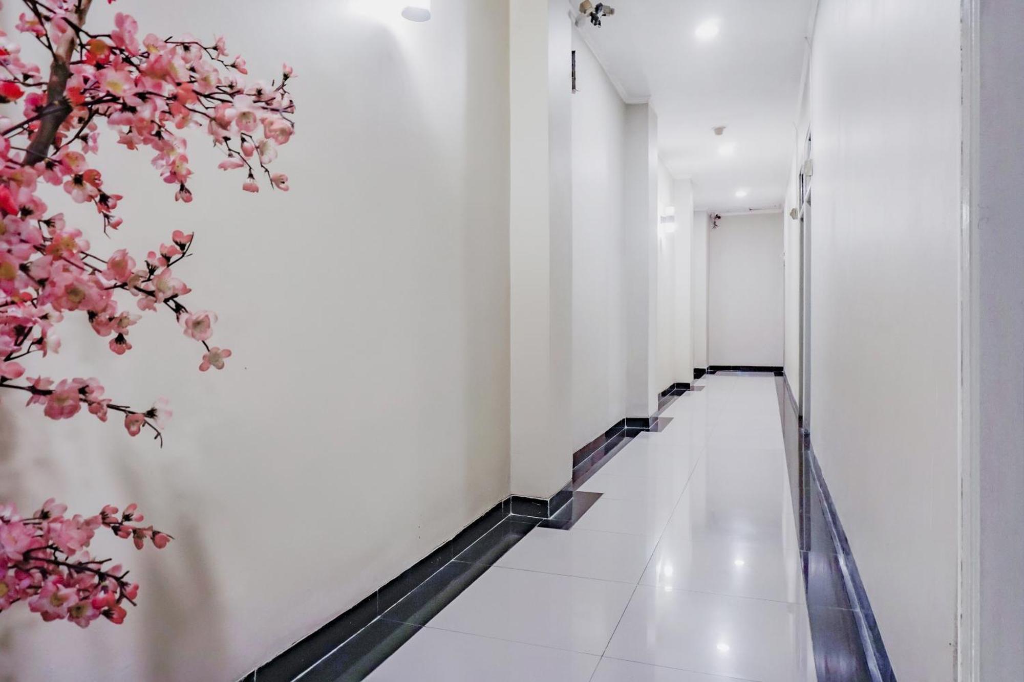 Oyo 117 Blueberry Homestay Jakarta Extérieur photo